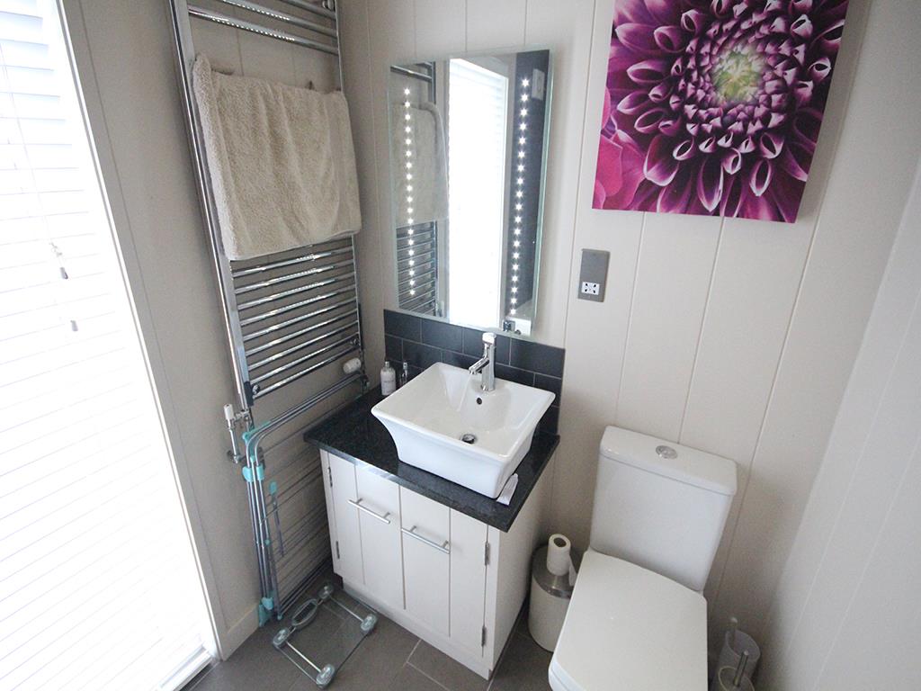 3 bedroom park home For Sale in Clitheroe - IMG_8158.JPG
